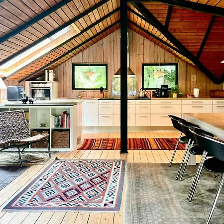 Traditional Kalmar House Close To The Сasa de vacaciones *