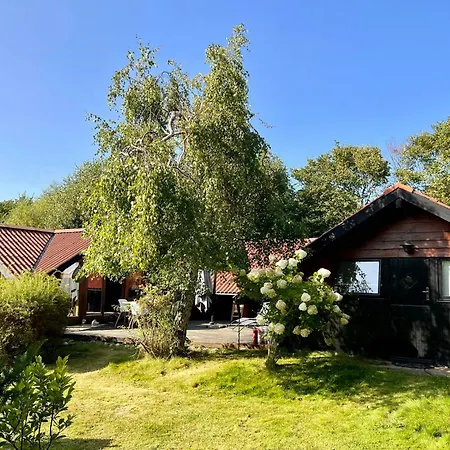 Traditional Kalmar House Close To The Hébergement de vacances Yderby